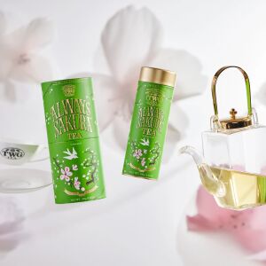 Prémium zöld tea TWG Tea, Always Sakura Tea - Haute Couture Limited Edition, főzetes, virágos jegyekkel, gazdag és aromás ízzel, elegáns fémdobozban, 100 g