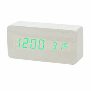 Weißer digitaler Wecker aus Holz mit grüner LED-Anzeige, die Uhrzeit und Temperatur anzeigt. - Innenarchitektur