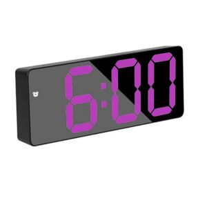 Schwarzer digitaler Wecker mit violetter LED-Anzeige, die 6:00 anzeigt - Innenarchitektur