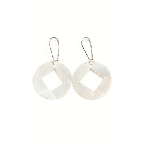 Naušnice od bijelog capiz sedefa s kopčom od kirurškog čelika, ručno izrađene 139311976