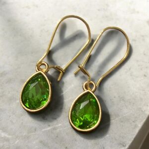 Cercei cu pandantiv din cristal tip stras verde smarald și tortițe placate cu aur 18k, handmade în România 135676174 - Cercei damă