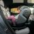 Maxi Cosi Emerald i-Size 360 S autosjedalica u upotrebi s djetetom