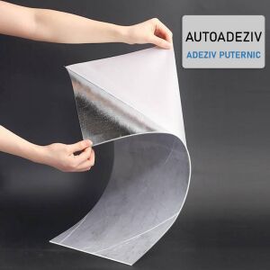 Közelkép a Depot öntapadó márvány hatású falpanelről, a ragasztó hátlap látható - Napelemes lámpa