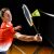 Badminton játékos üti a 6db Tartós Szélálló Tollaslabdát