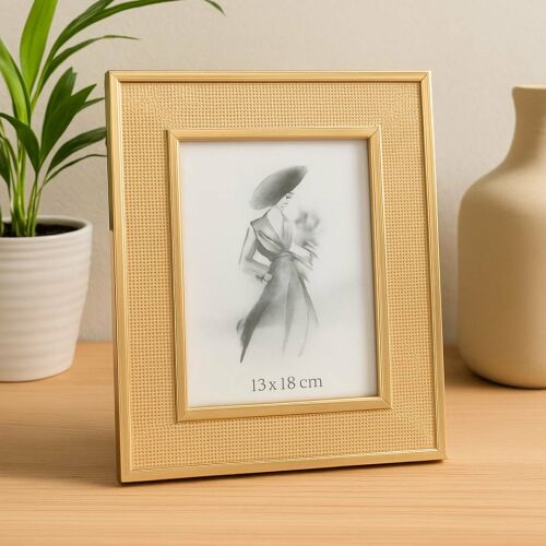 Zlatý fotorámik 13x18 cm, so sklom, rámom z PS a zadnou stranou z MDF