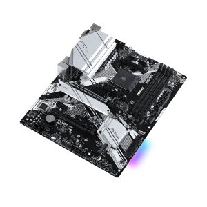 Pogled pod kutom na matičnu ploču ASRock B550 Pro4 - AMD