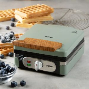 DOMO pasztellzöld gofrisütő gofrival és áfonyával - Gofrisütő