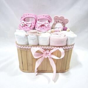 Tipegő baba box cumilánccal, pelenkatorta 2-5kg pelenkatorony, babaváró csomag, kelengye