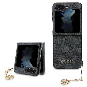 Guess Charms Collection graue Handyhülle für Samsung Galaxy Z Flip5, schräge Ansicht - Handyhüllen