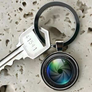 Fotólencsés kulcstartó, kreatív kiegészítő a fotózás szerelmeseinek, többszínű