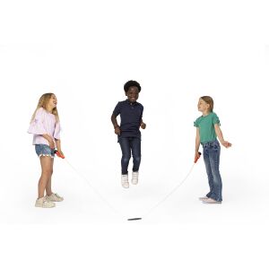 Деца играят с въжета за скачане Chillafish Skibbi - Скачане на въже