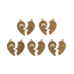 Fém medál, fél szív pár 2,7 x 1,4 cm (10 db/csomag)