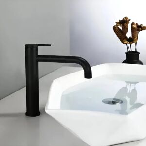 Schwarze Badarmatur von Alessandro Design auf einem modernen Waschbecken - WC-Sitze, Duschkabine, Wasserhahn, Duschtür, Badezimmerschrank, Wäschekörbe und Brausegarnitur