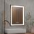 Rechteckiger LUMINOUS LED-Badezimmerspiegel mit Touch-Bedienelementen und Antibeschlagfunktion.
