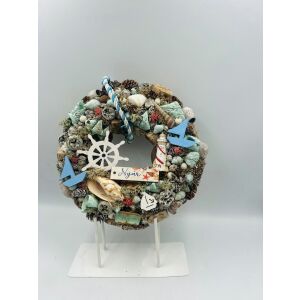 Nyári hangulatú, tengeri ajtódísz kagylókkal, hajókkal és világítótorony dekorációkkal. - Ajtódísz