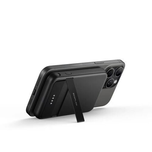 EcoFlow Rapid MagSafe Qi2 външна батерия прикрепена към телефон с вградена стойка