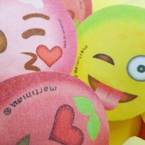 Emoticoane cu fructe din burete de baie asortate