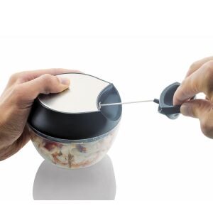 Jata HMAQ4501 kézi aprító használat közben - Jata