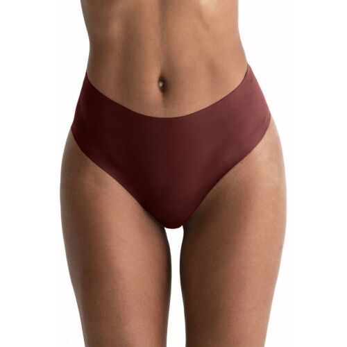 Silvia magas derekú, varrás nélküli bugyi Violet Plum színben, modellen. - Divat és öltözködés