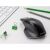 Tracer Slick Silent Kabellose Maus auf Schreibtisch mit Tastatur und Stiften