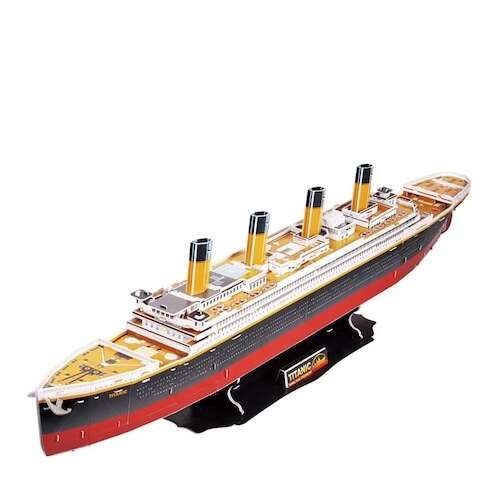 CubicFun Titanic 3D Puzzle, złożony model na wystawie
