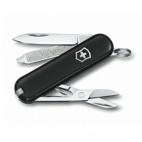 Nyitott Victorinox Classic SD Fekete Svájci Bicska penge, olló és körömreszelő látható