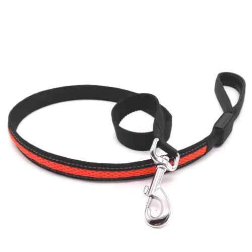 Piros LED-es kutya póráz fényvisszaverő csíkkal