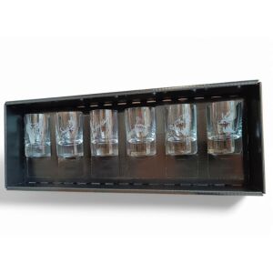 Közelkép a Celebration vodkás pohár készletről gravírozott vadon élő állatok mintáival - Pohár