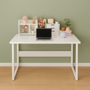 Vedere frontală a biroului HomeOFFICE alb, stil scandinav, cu raft și picioare metalice - Birouri pentru calculator.