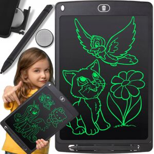 Copil ținând tabletă de desen digital cu desene - Planșe digitale de desen