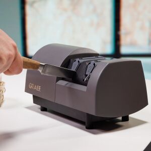 Graef SG520 elektromos késélező használat közben - Graef