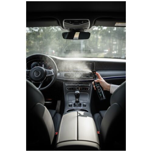 Foen Forest légfrissítő spray használata az autó belső terében