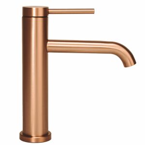 Rea CLIF Brush Copper Low Badezimmerarmatur auf Weiß - Wasserhahn