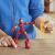 Közelkép a Hasbro Avengers Bend and Flex Iron Man akciófiguráról kiegészítővel