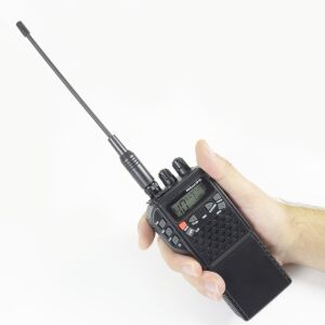 Tragbarer CB-Radiosender PNI Escort HP 62 mit BNC-Antenne und Batteriehalter 142958536 - Radios