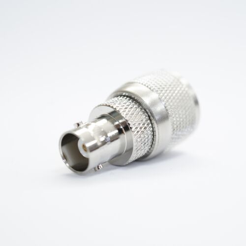 Stecken Sie den PNI-N-Stecker auf die BNC-Buchse 142321800