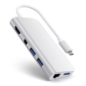 Dőlt nézet a Satechi Ezüst USB-C 8-Portos Multimédia Adapterről - Satechi