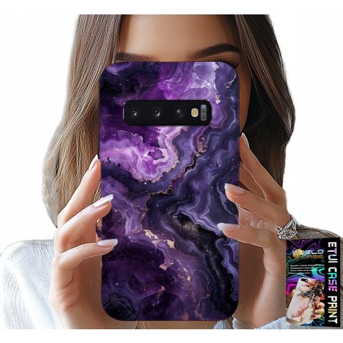 World Case Samsung Galaxy S10 Plus lila márvány telefontok egy nő kezében - Telefontok
