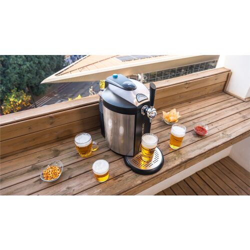 Beerflow steel 5000 sörcsapoló söröspoharakkal és snackekkel