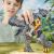Gyerek játszik a Transformers Cyberworld Grimlock Dinoszaurusz Játékkal