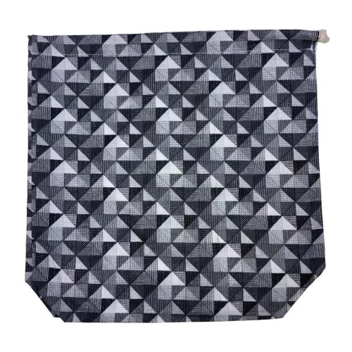 MK Bea Nagy cipós zsák – fekete-fehér geometriai mintával