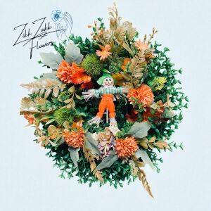 Zikk Zakk Flowers őszi koszorú madárijesztővel, fehér alapon - Ajtó