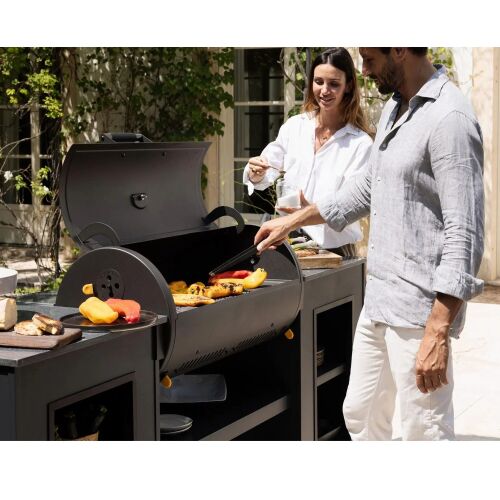 Boretti Barilo Top faszenes grill használat közben, zöldségek grillezése