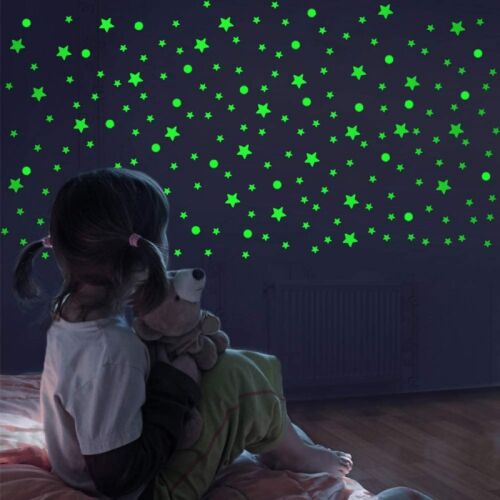 Set 75 stickere fosforescente decorative, stele, buline, lumineaza verde, dimensiuni 1-4 cm 143359781