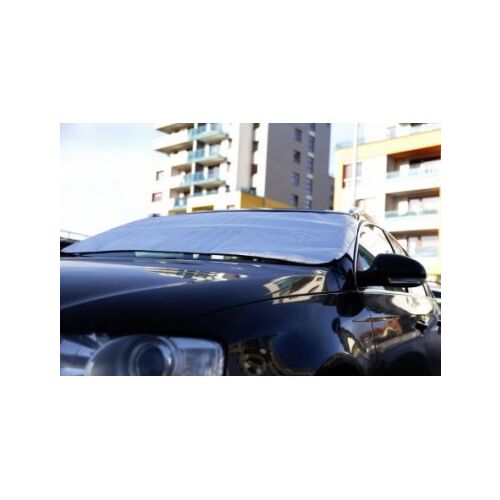 Szélvédővédő Windschutzscheibenabdeckung auf einem Auto, die vor Sonne und Eis schützt