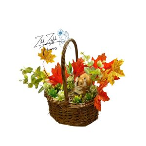 Zikk Zakk Flowers Őszi kosár dekoráció mókussal fehér háttérrel. - Őszi dekorációs kellék