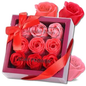 9 részes ajándék szett dekoratív illatos szappanos vörös rózsákból