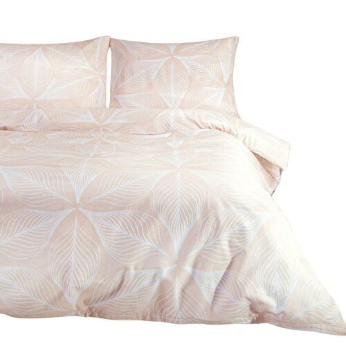 Flanelove flanel ágynemű szett púder rózsaszínben, fehér geometrikus levélmintával fehér háttérrel.