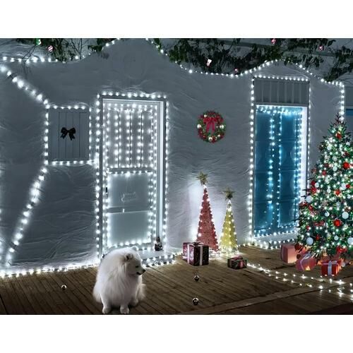 Ghirlandă Luminoasă Alb Rece de Interior/Exterior 20m 90 Led, Ghirlandă luminoasă LED alb rece decorând o casă de Crăciun
