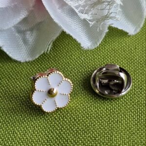 Kitűző, bross BRO392 - Fehér zománcos margaráta gomb 12mm